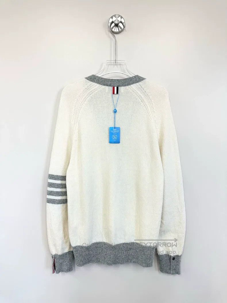 Thom Browne Thom Browne White and gray four-striped classic knit wool Size US S / EU 44-46 / 1 - 2 Thumbnail
