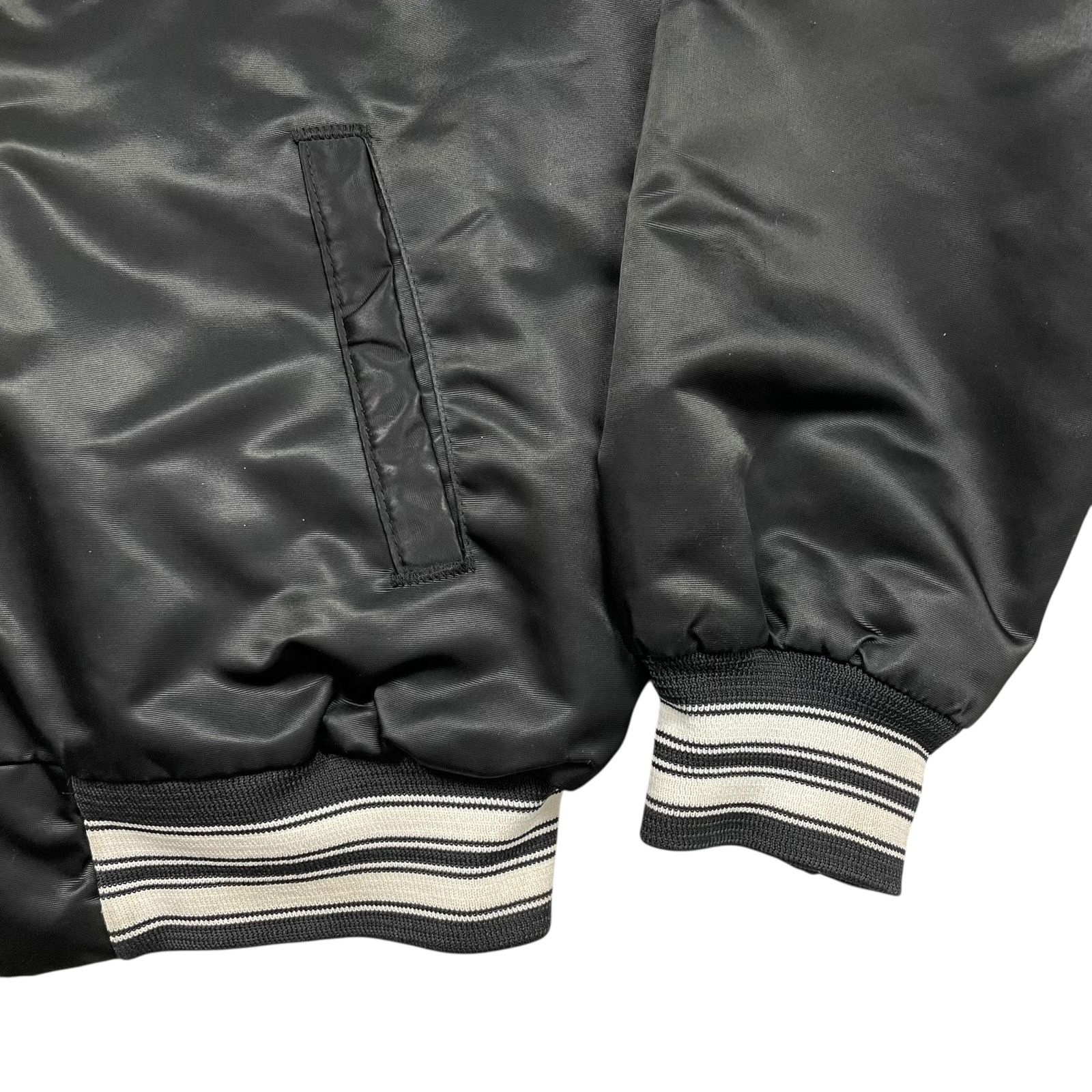 NCAA VTG NIU NORTHERN ILLINOIS HUSKIES SATIN JACKET CHALK LINE L Size US L / EU 52-54 / 3 - 5 Thumbnail