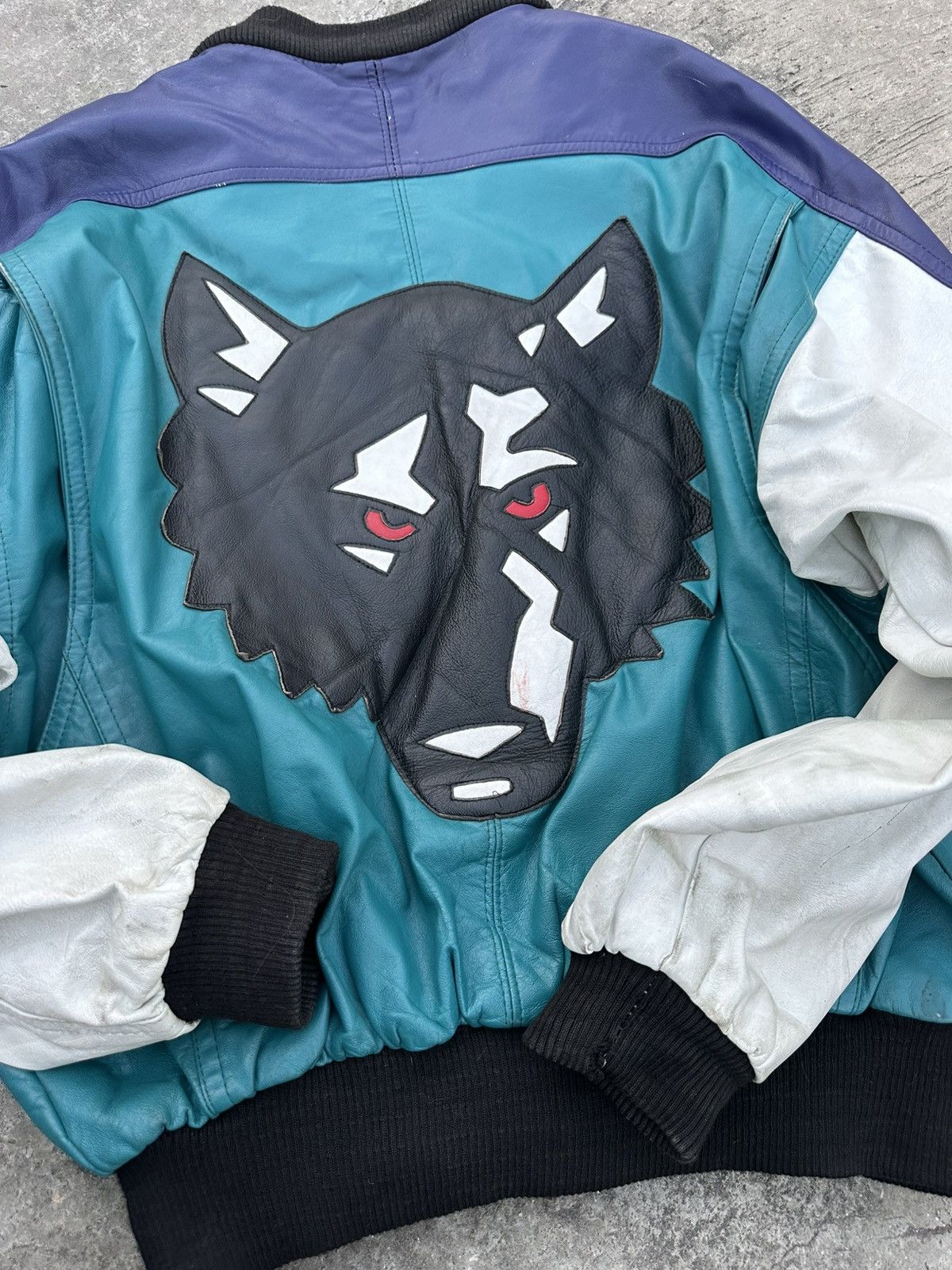 Vintage Vintage 90s Leather Bomber Jacket – Wolf Back Graphic Size US L / EU 52-54 / 3 - 7 Thumbnail