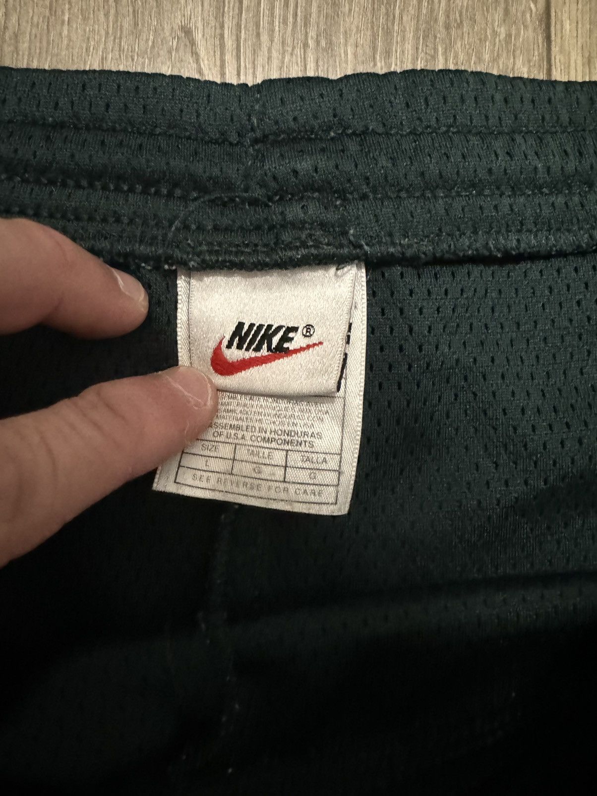 Nike Vintage Nike dark green shorts Size US 39 - 4 Thumbnail