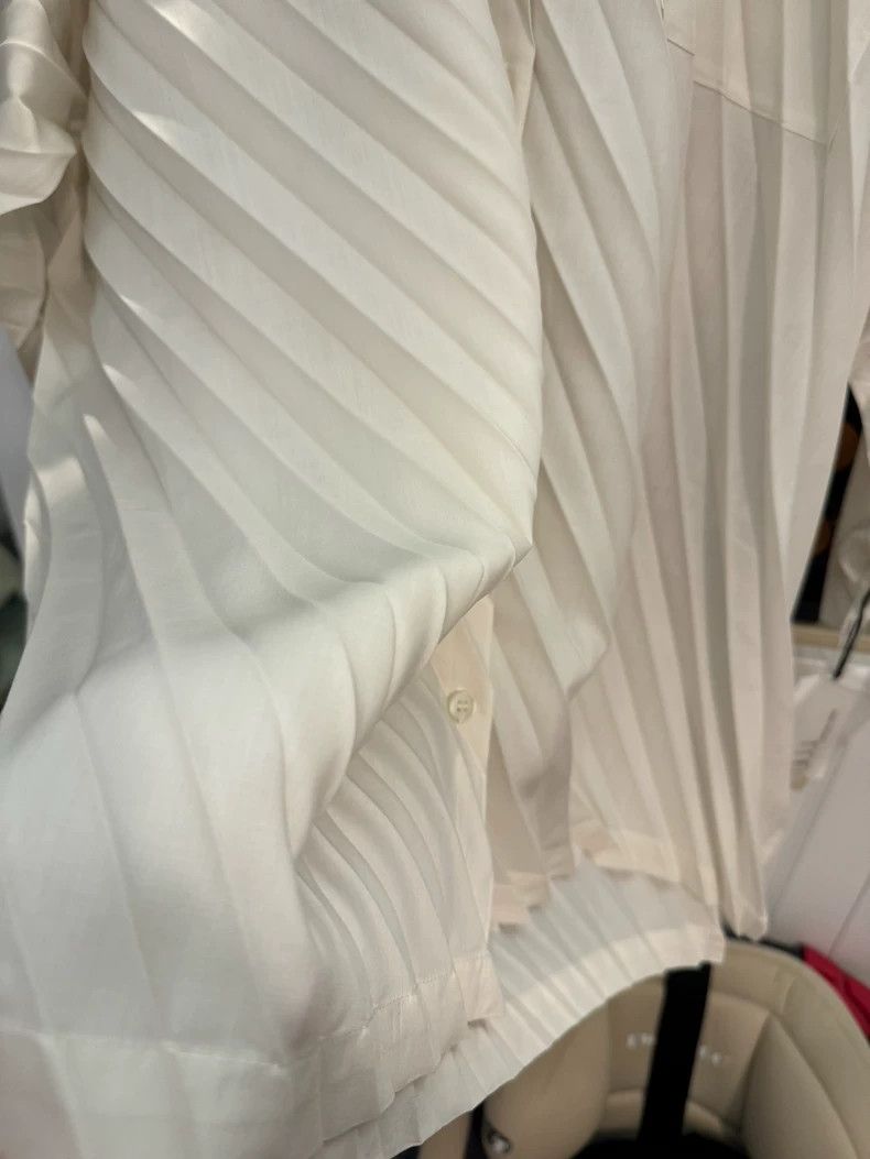 Issey Miyake Issey Miyake size:one size White polyester pleated long-sl Size S / US 4 / IT 40 - 5 Thumbnail