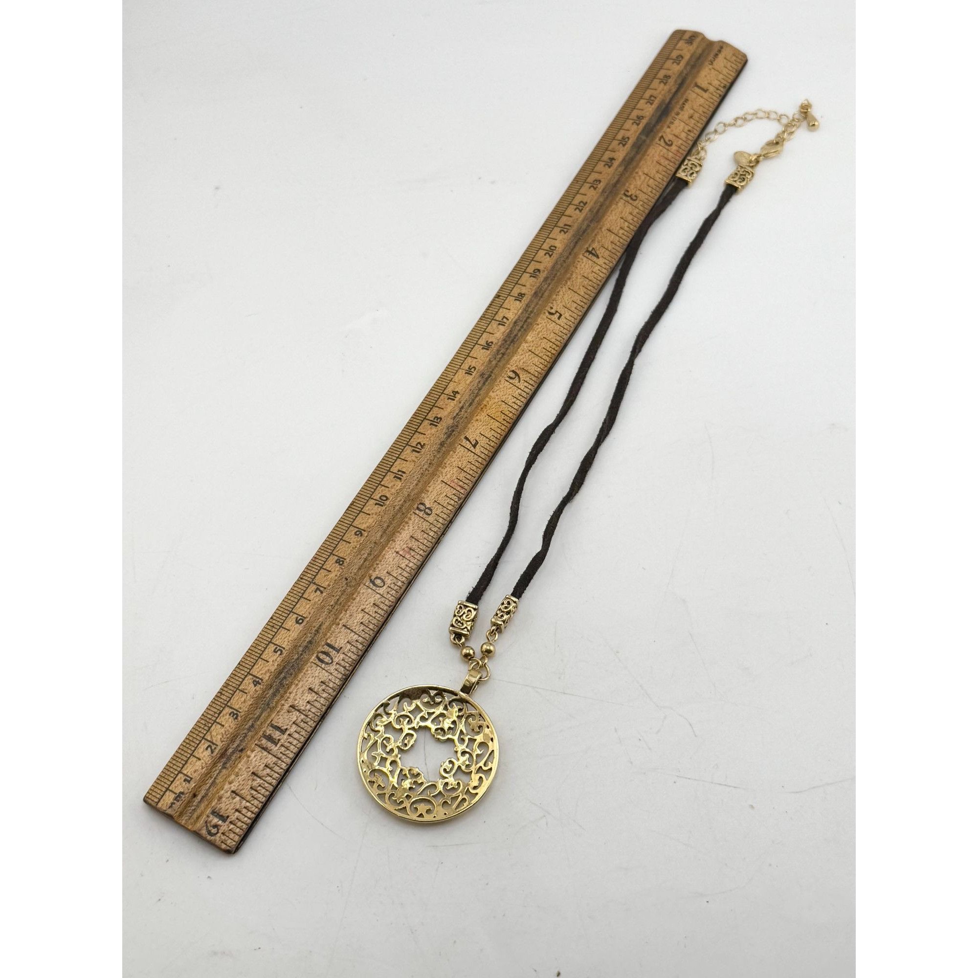 Vintage Lia Sophia suede gold filigree pendant necklace Size ONE SIZE - 3 Thumbnail