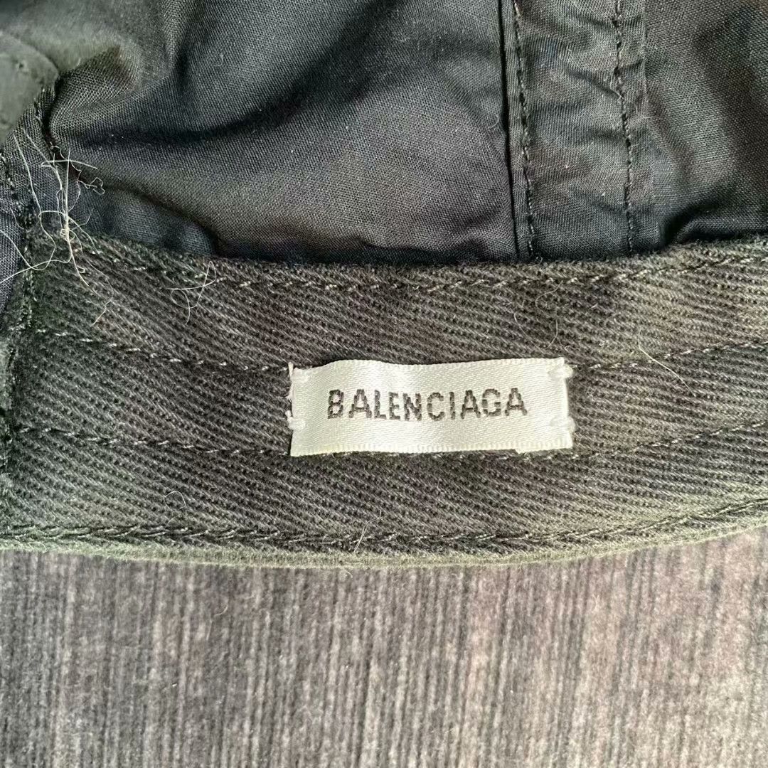 Balenciaga Balenciaga Black and Red Lock Baseball Cap 2501-Nextarrow Size ONE SIZE - 3 Thumbnail