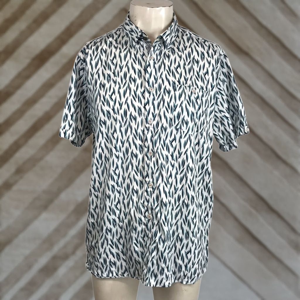 Ted Baker TED BAKER MEN'S 6 WHITE SHORT SLEEVE COLLARED BUTTON UP COTTON SHIRT Size US S / EU 44-46 / 1 - 1 Thumbnail