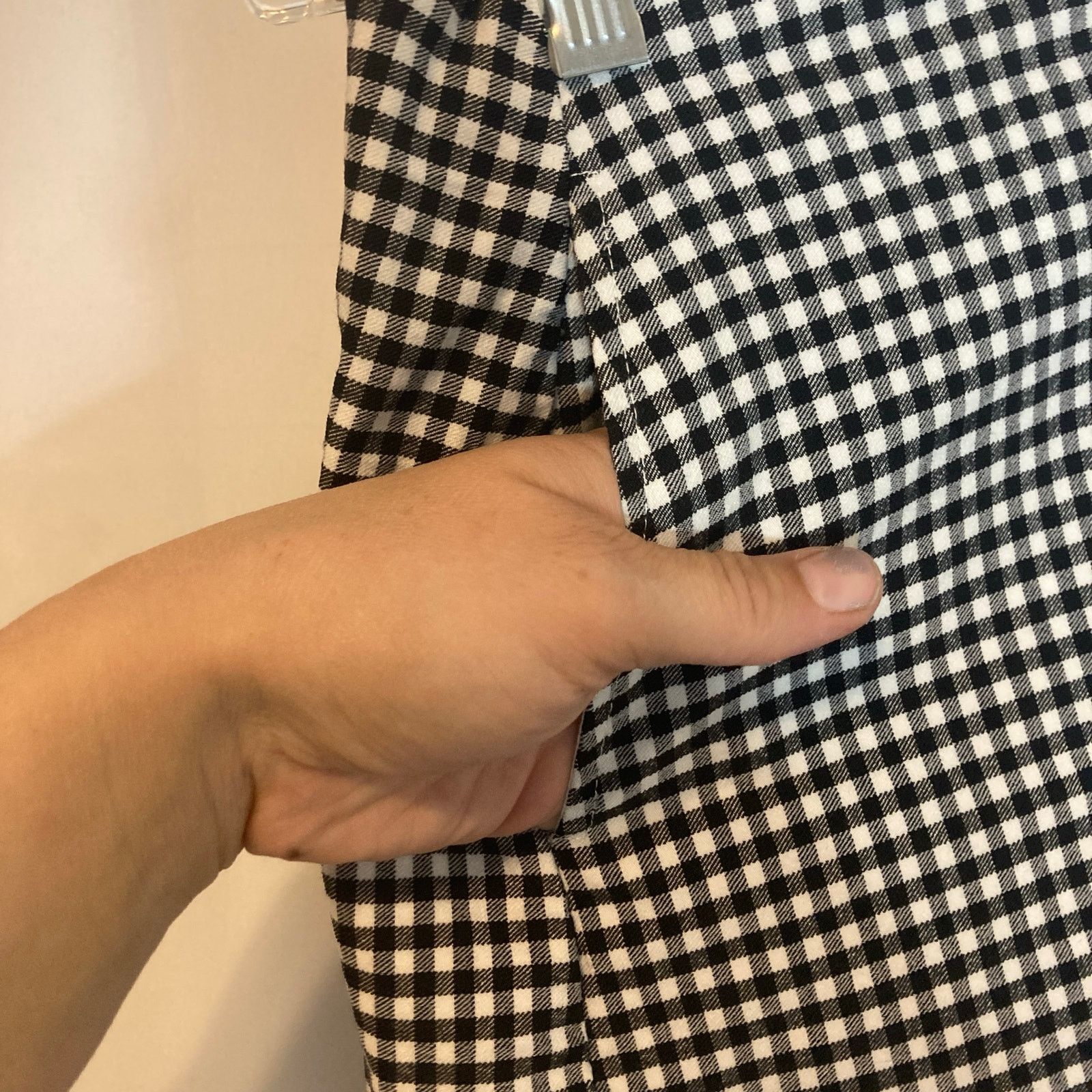 Urban Outfitters Urban Outfitters Black and White Gingham Plaid Mini Skirt Size 24" / US 00 / IT 34 - 4 Thumbnail