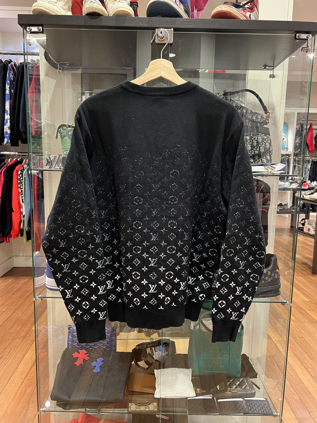 Louis Vuitton Louis Vuitton Gradient Monogram Knit Sweater black white Size US M / EU 48-50 / 2 - 8 Thumbnail