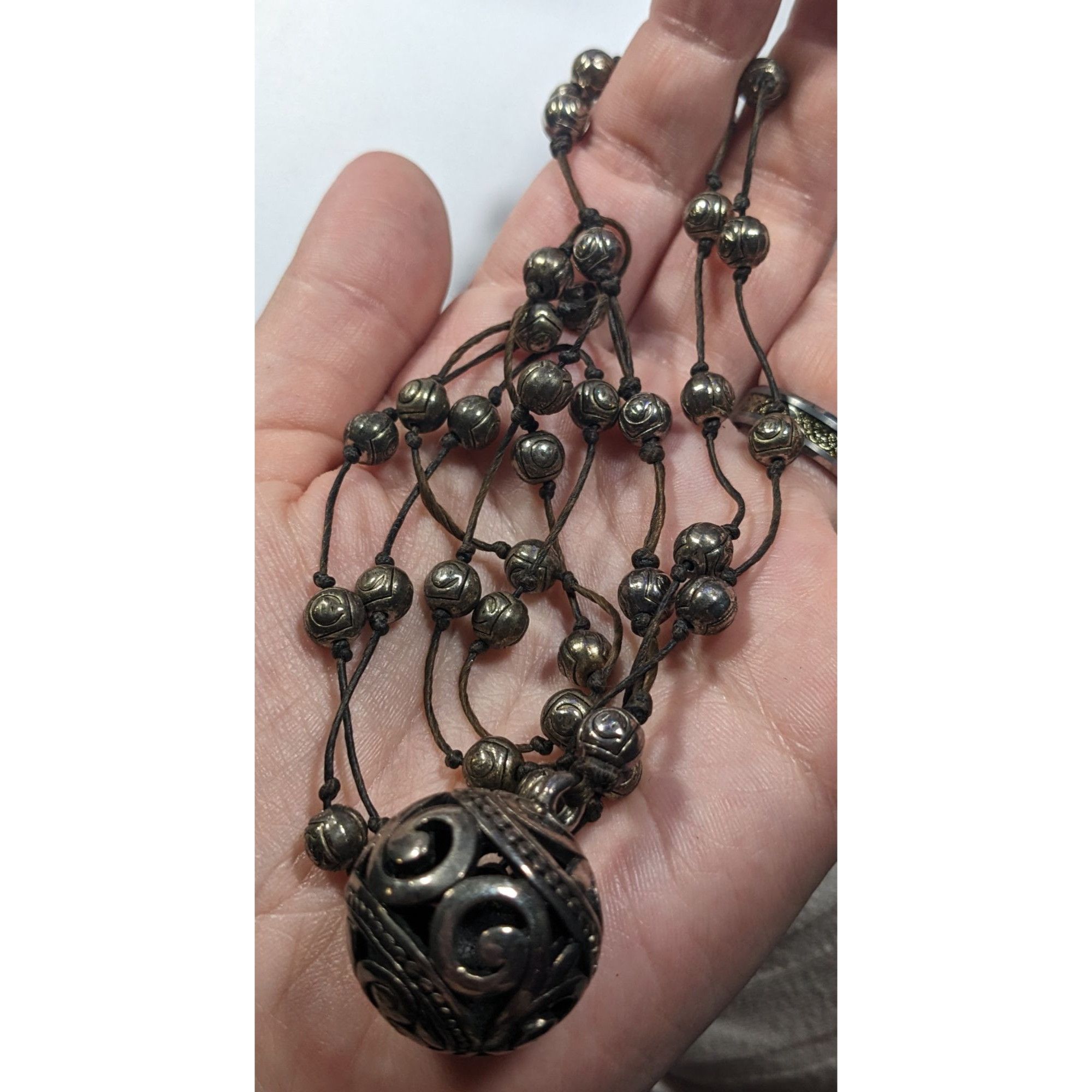 Other Vintage Silver Tone Beaded Station Necklace With Floral Engr Size ONE SIZE - 8 Thumbnail