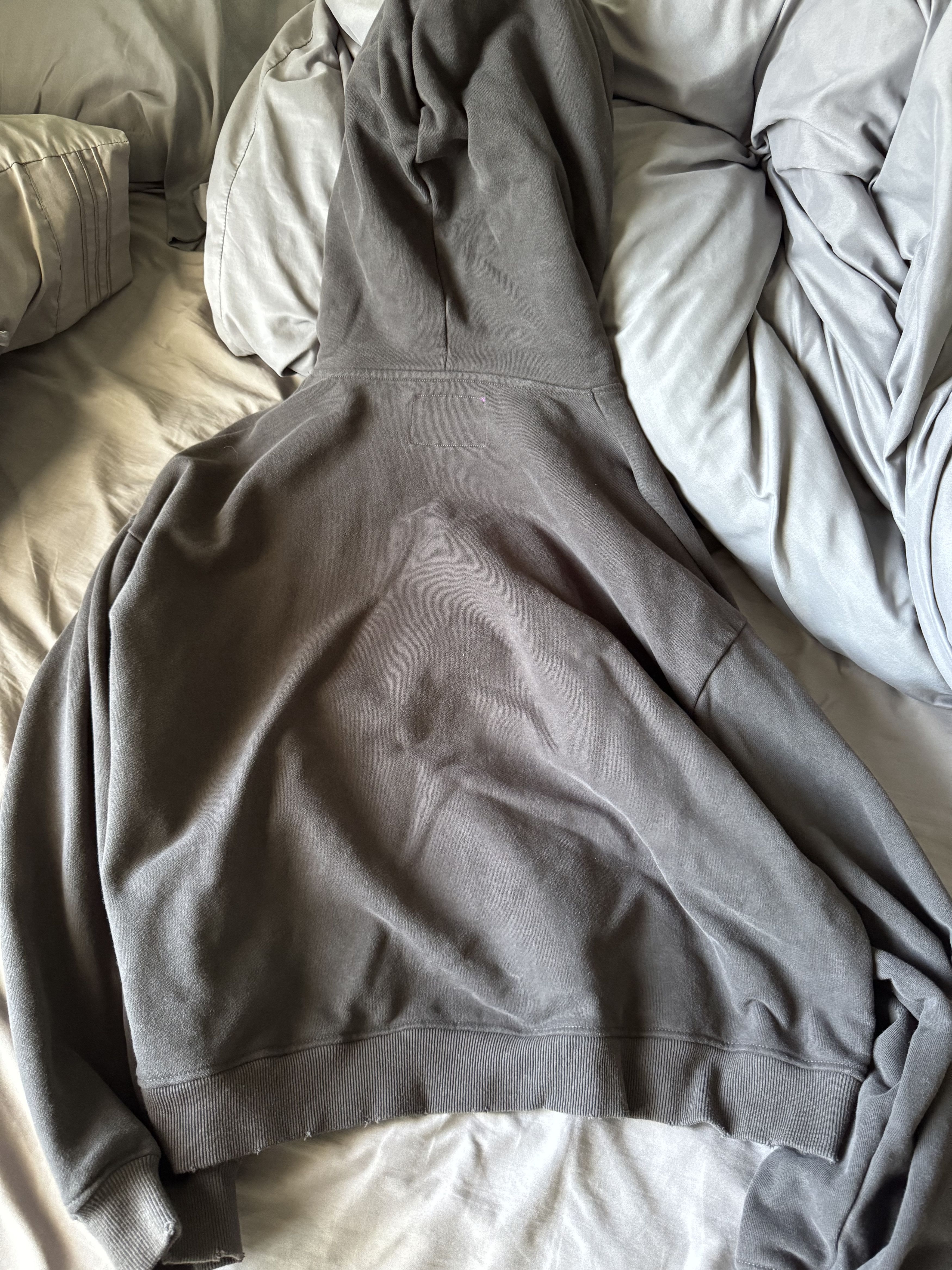 Other NPC Hoodie (Smoke) raised online RONPC2-XL vansatthemetgala Size US XL / EU 56 / 4 - 4 Thumbnail
