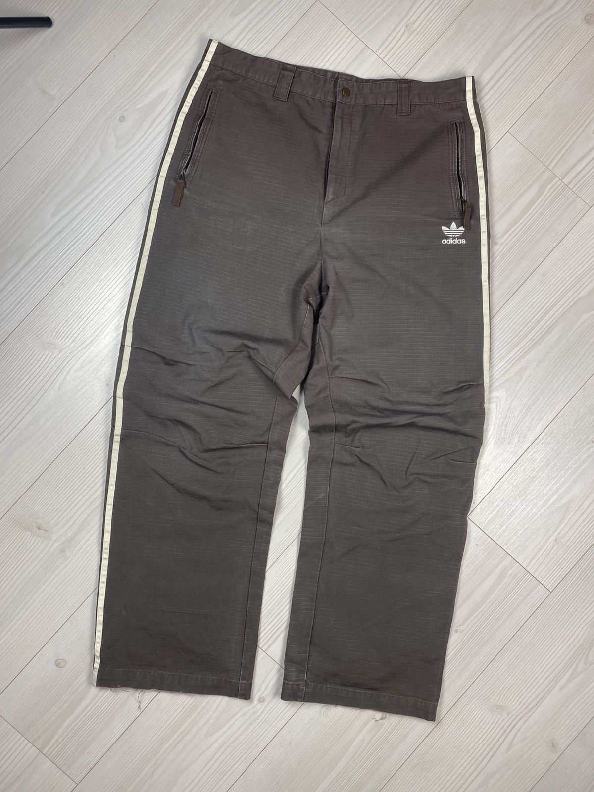 Vintage Vintage Adidas baggy pants three stripes y2k Size US 36 / EU 52 - 1 Thumbnail