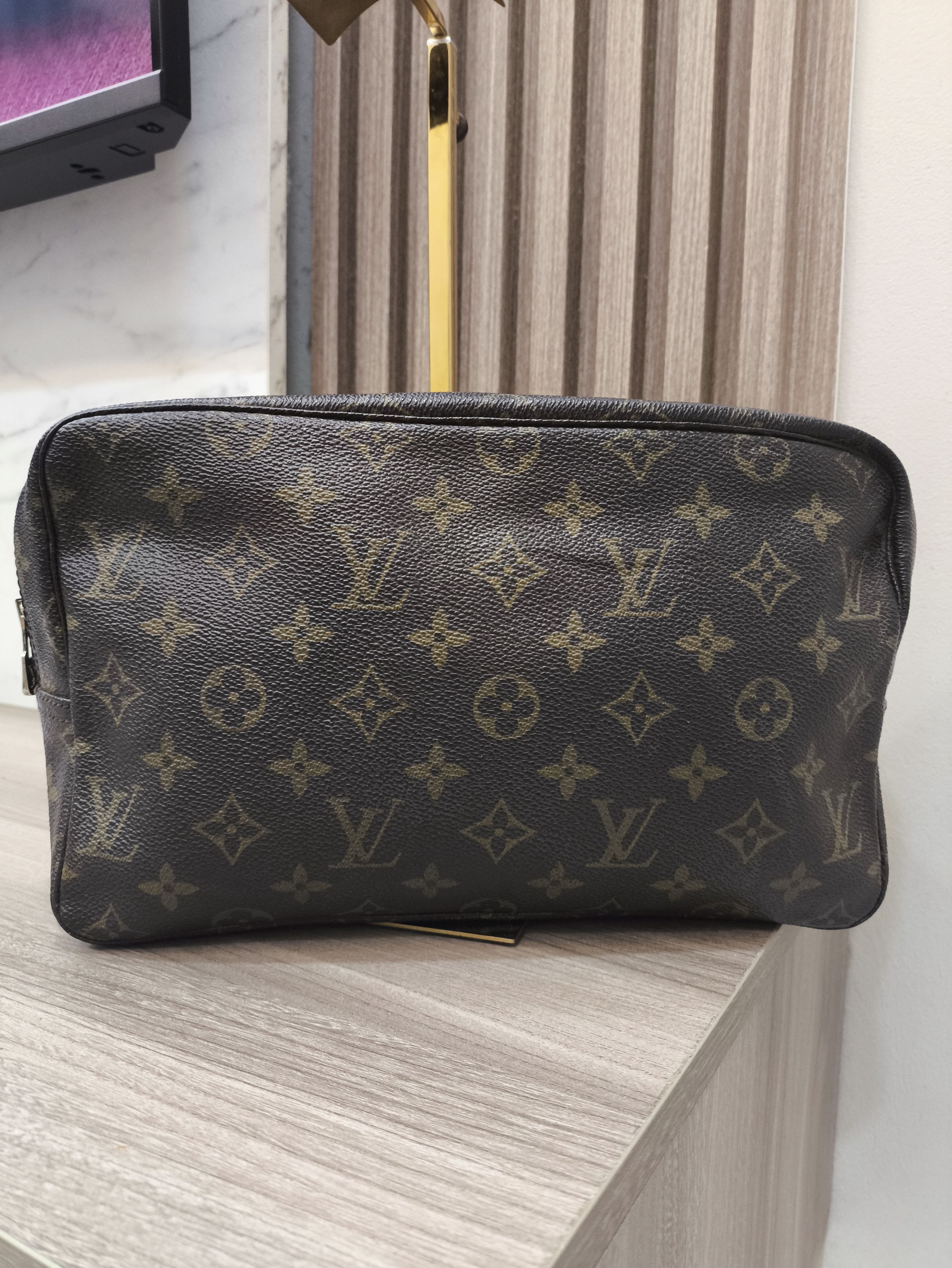 Louis Vuitton Louis Vuitton Monogram Canvas Trousse Toilette 28 Clutch Bag Size ONE SIZE - 2 Thumbnail