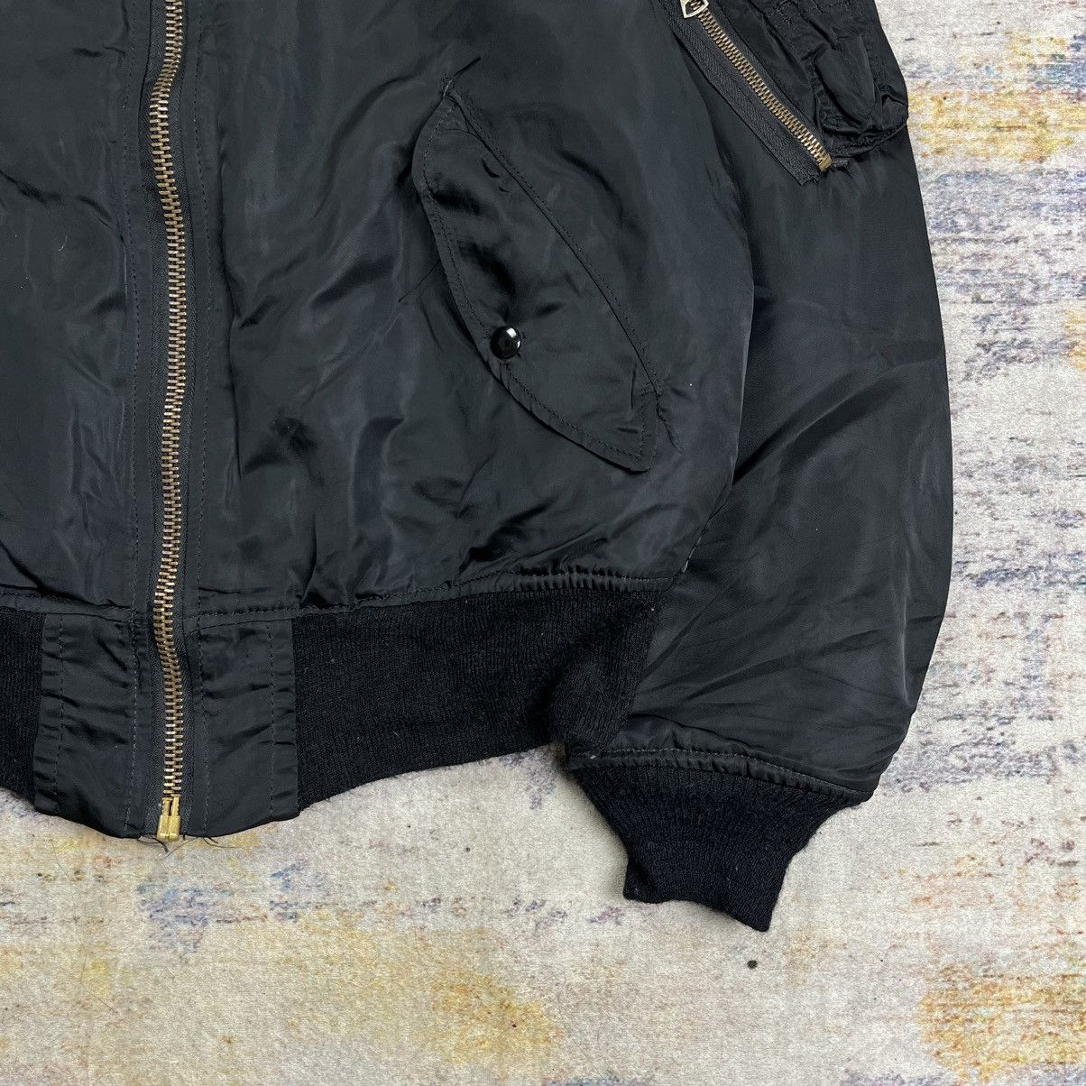 Alpha Industries Vintage 90s Alpha industries Ma-1 bomber flight jacket Size US M / EU 48-50 / 2 - 5 Thumbnail