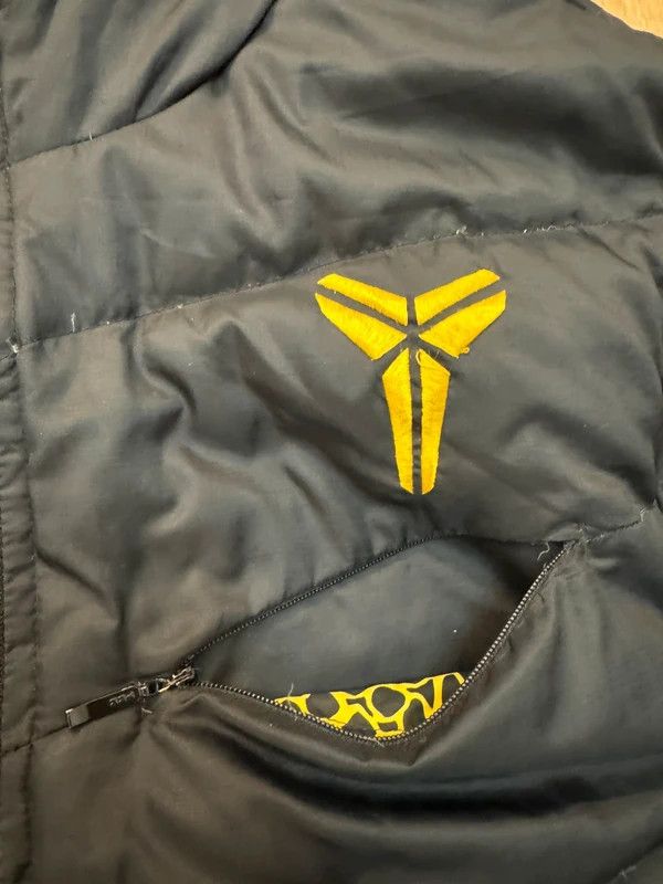 Nike Nike Kobe Bryant Down Puffer Jacket size L Black Yellow Size US L / EU 52-54 / 3 - 7 Thumbnail