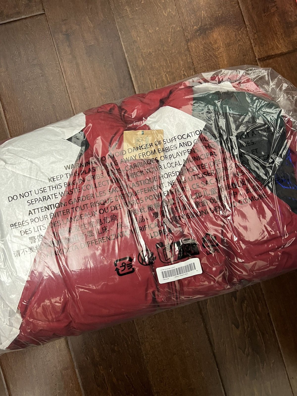 Supreme Supreme FW23 Star Sleeve Down Puffer Jacket Red Size XL New Size US XL / EU 56 / 4 - 2 Thumbnail