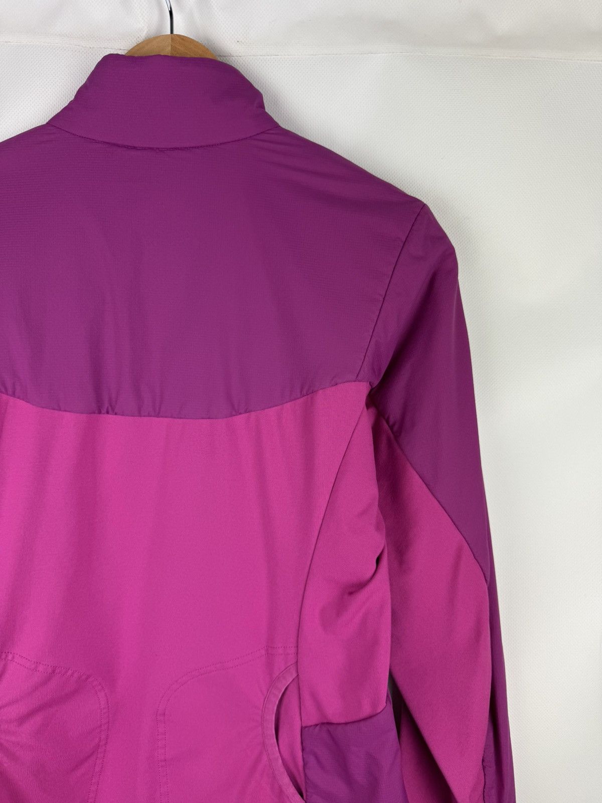 Arc'teryx Arcteryx Outdoor Nylon Atom LT Full Zip Windbreaker Jacket Size M / US 6-8 / IT 42-44 - 19 Thumbnail