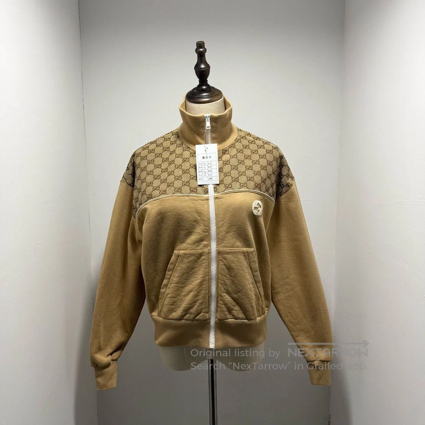 Gucci Gucci Monogram Zip Jacket in Beige. Size XXS / US 00 / IT 34 - 1 Thumbnail