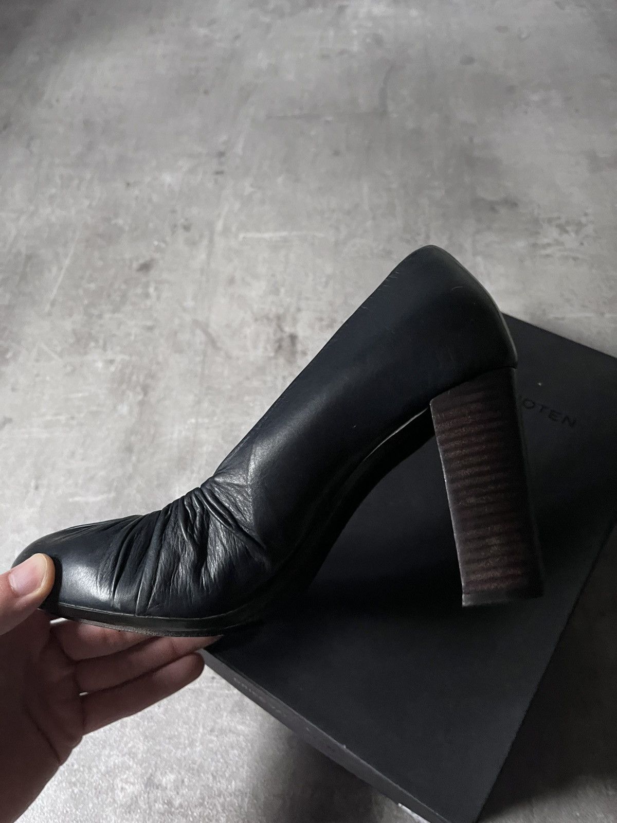 Dries Van Noten Dries Van Noten leather Gathered heels dark navy Size US 8.5 / IT 38.5 - 11 Thumbnail