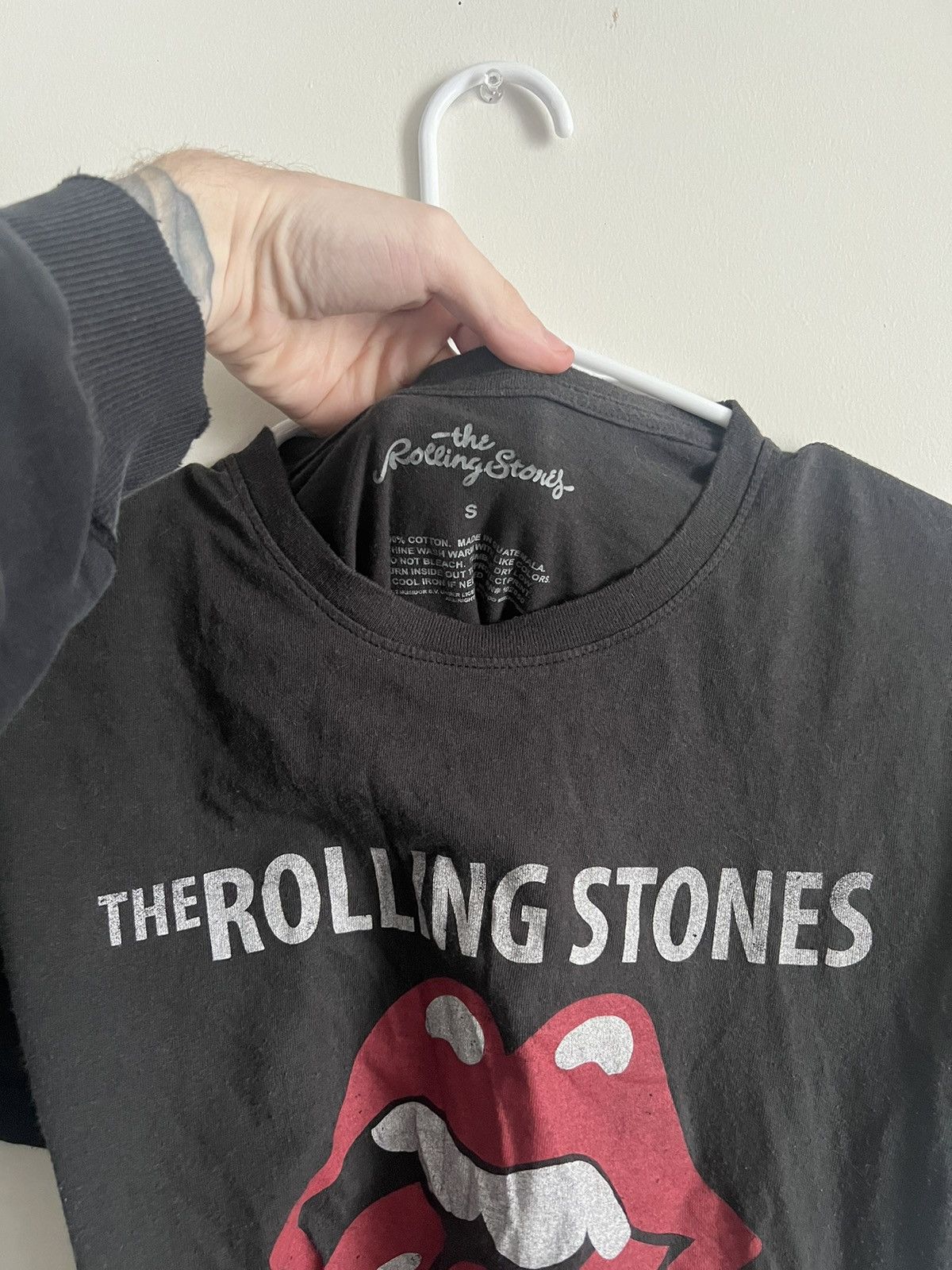 Band Tees × Vintage Vintage Reprinted Rolling Stones 1975 Tour Shirt Size S / US 4 / IT 40 - 2 Thumbnail
