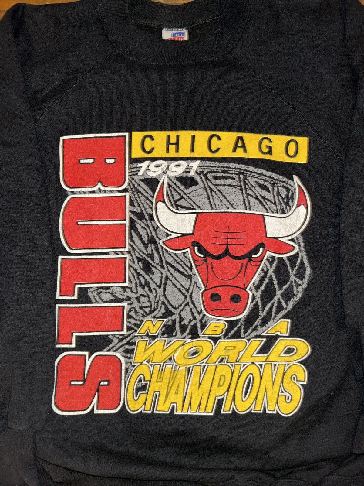 Vintage Vintage 1991 Chicago Bulls champions sweatshirt Size US XL / EU 56 / 4 - 1 Thumbnail