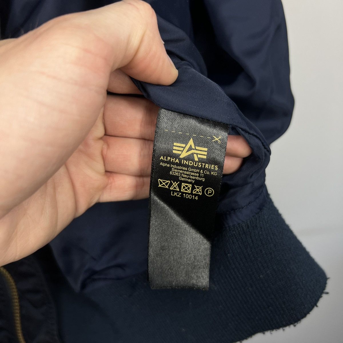 Alpha Industries Alpha Industries Bomber Jacket MA-1 Navy Nylon M size Size US M / EU 48-50 / 2 - 7 Thumbnail