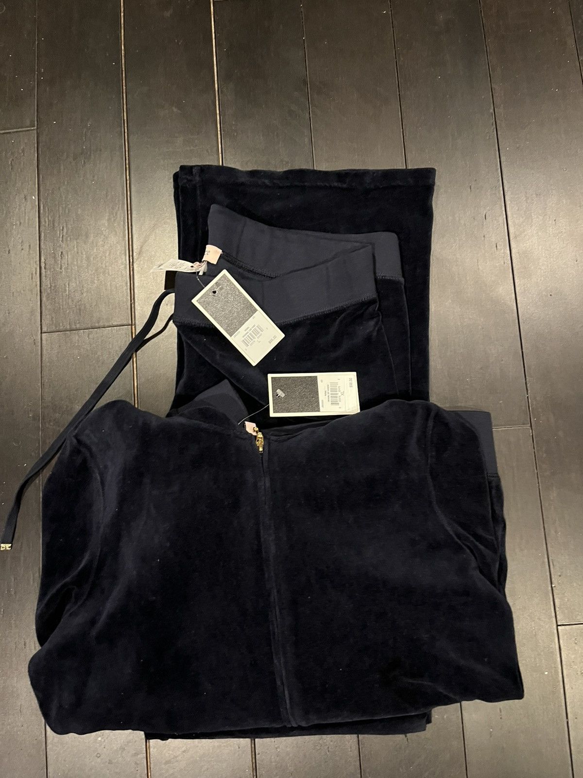 Juicy Couture VINTAGE VELOUR JUICY COUTURE TRACKSUIT Y2K NEW NAVY Size L / US 10 / IT 46 - 1 Thumbnail