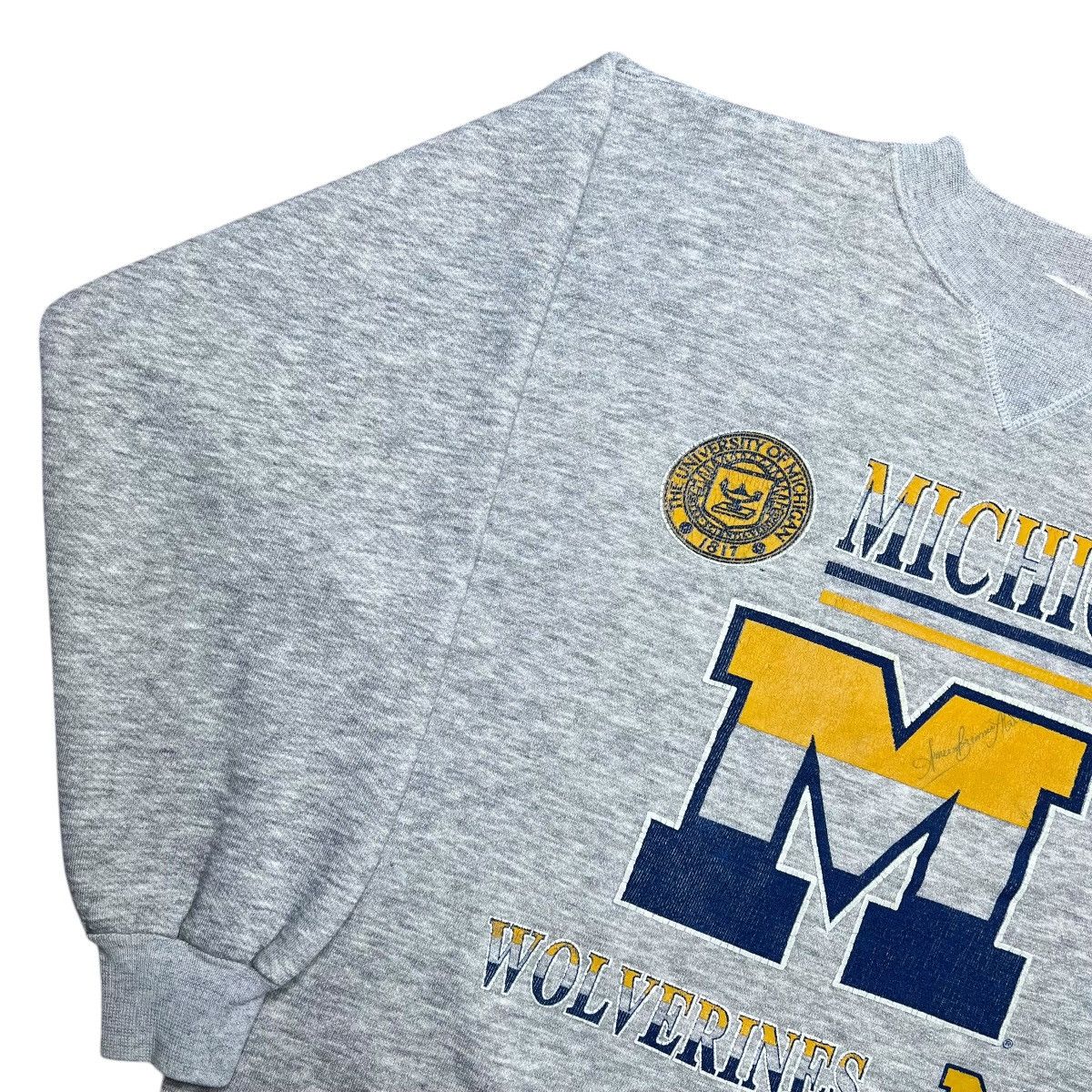 NCAA Vintage 1990s NCAA Michigan Wolverines Spell Out Sweatshirt Size US L / EU 52-54 / 3 - 14 Thumbnail