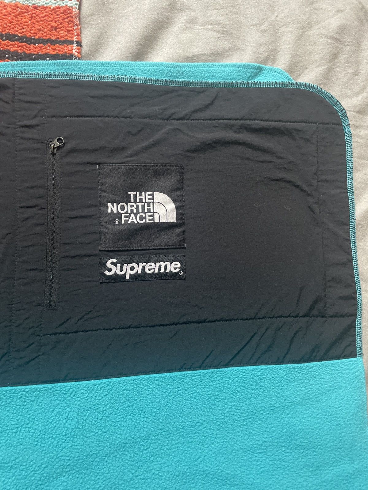 Supreme × The North Face Supreme North Face Fleece Embroidered Camp Blanket Size ONE SIZE - 3 Thumbnail
