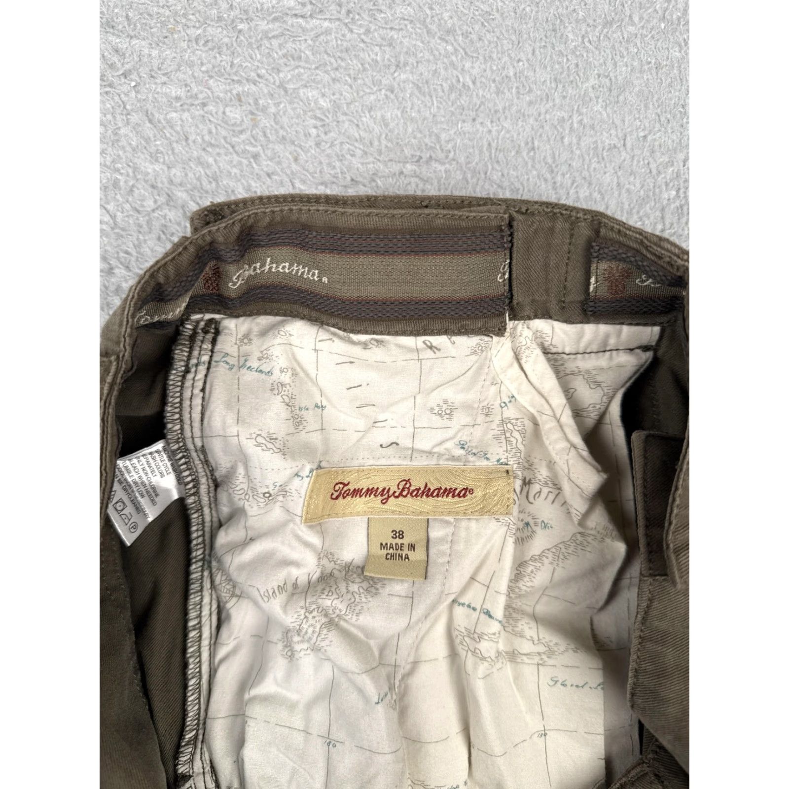 Tommy Bahama Tommy Bahama Shorts Mens 38 Flat Front Brown Khaki Chino Zip Fly Pockets Casual Size US 38 / EU 54 - 7 Thumbnail