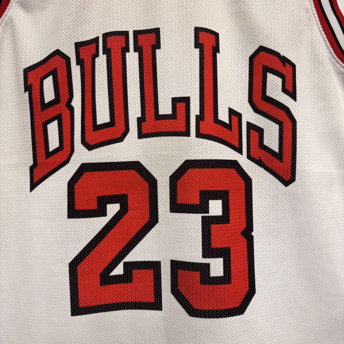 Champion MICHAEL JORDAN CHICAGO BULLS WHITE CHAMPION JERSEY 90s RARE Size US L / EU 52-54 / 3 - 4 Thumbnail