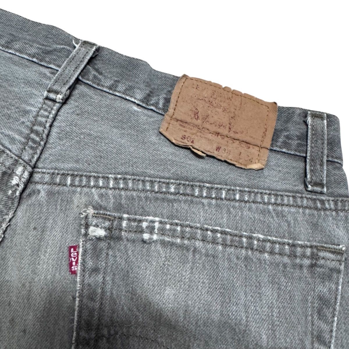 Levi's Vintage Levis 501 Rusty Thashed Jeans Faded Black Size US 33 - 15 Thumbnail