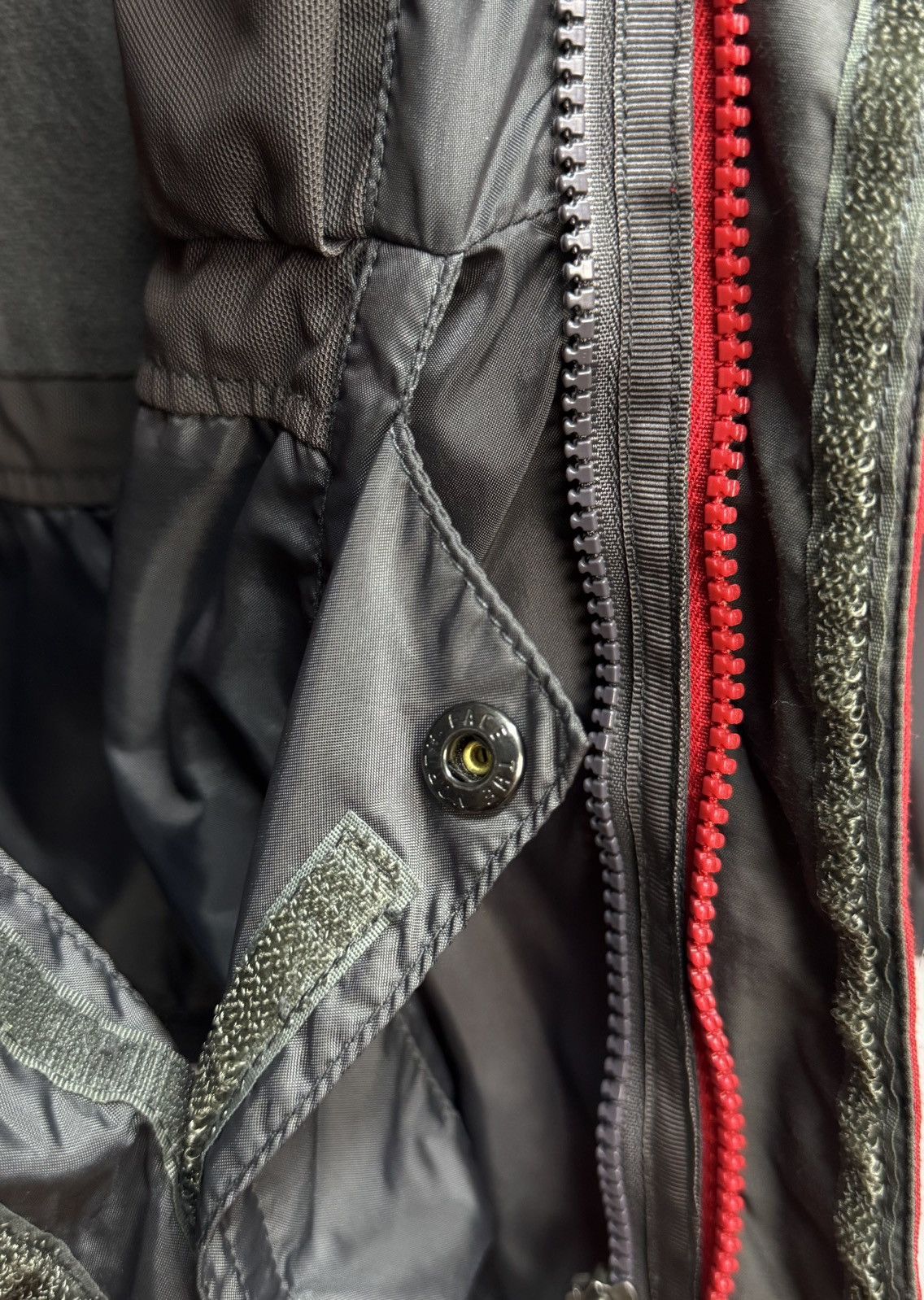 The North Face Vintage The north Face Gore-Tex Red Outdoor Arcteryx Style Size US M / EU 48-50 / 2 - 15 Thumbnail