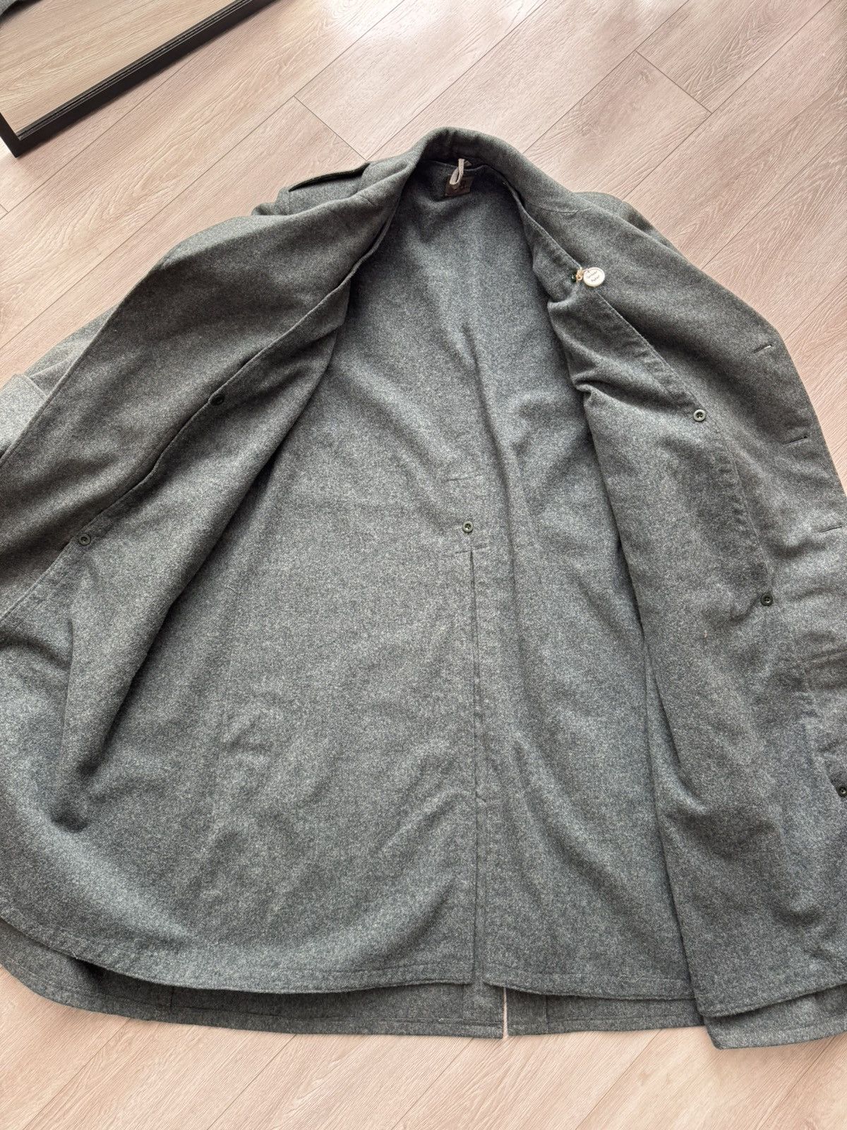 Vintage Vintage 1960s Swiss Army Wool Military Coat Officer Overcoat Size US M / EU 48-50 / 2 - 13 Thumbnail