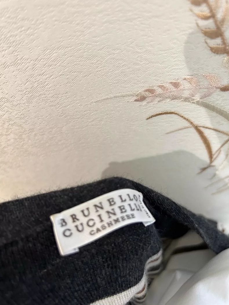 Loro Piana LORO PIANA A sky blue cashmere cardigan is worn over the t Size S / US 4 / IT 40 - 7 Thumbnail