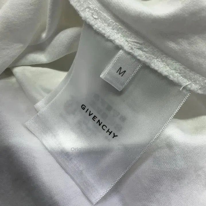 Givenchy Givenchy FW22 Letter Print Crew Neck T-Shirt. Size US M / EU 48-50 / 2 - 6 Thumbnail