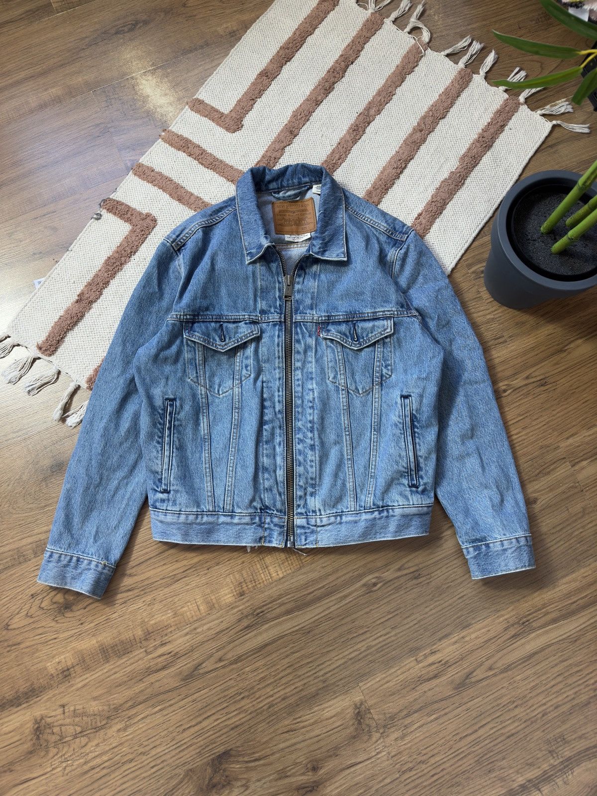 Levi's × Vintage VINTAGE LEVI’S PREMIUM 2000s ZIP UP DENIM JACKET Size S / US 4 / IT 40 - 1 Thumbnail