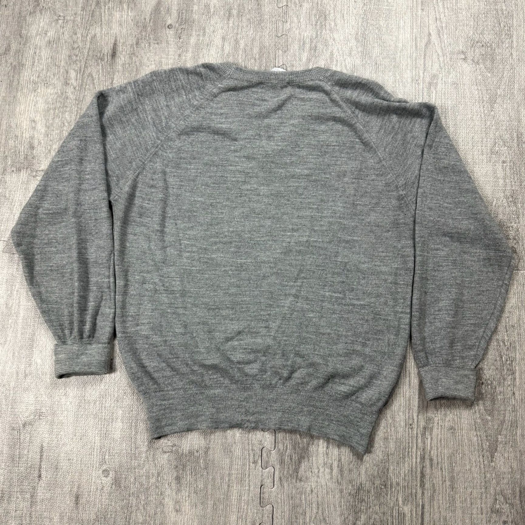 Vintage VINTAGE Pickering USA V-Neck Knit Golf Sweater Gray M NOYAC GOLF COUNTRY CLUB Mens Size US M / EU 48-50 / 2 - 6 Thumbnail