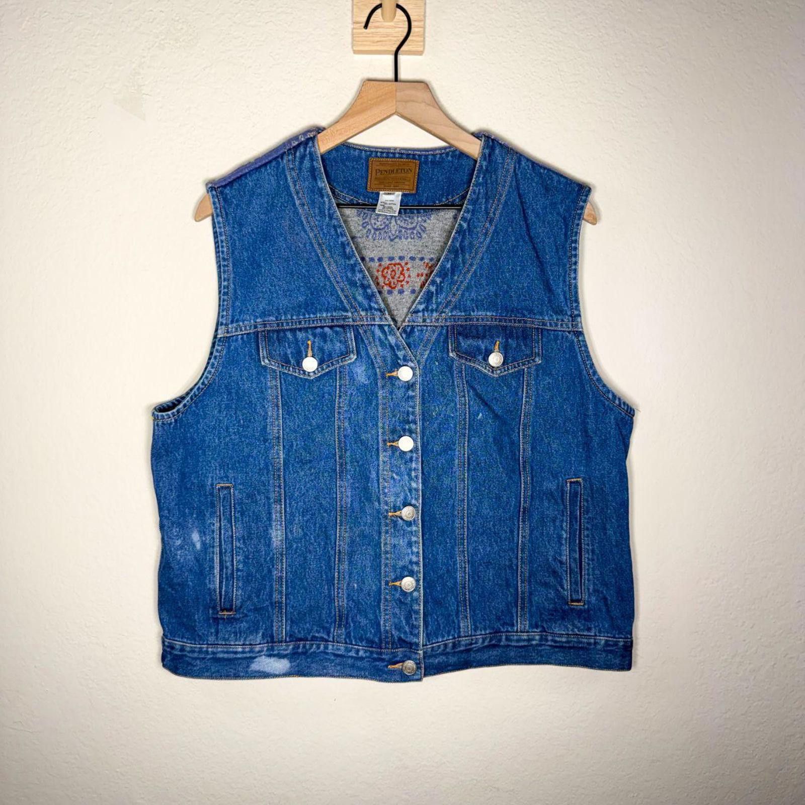 Pendleton Pendleton Vest Women's XL Blue Vintage Wool Denim Bandana Size XL / US 12-14 / IT 48-50 - 1 Thumbnail
