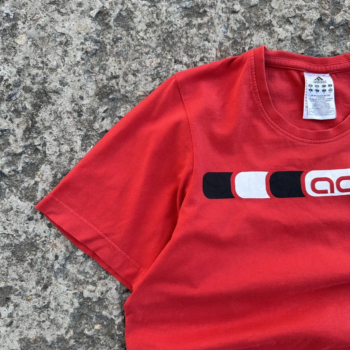 Adidas Vintage Japanese Style Adidas T-shirt Big Logo Y2K 00s Size US S / EU 44-46 / 1 - 3 Thumbnail