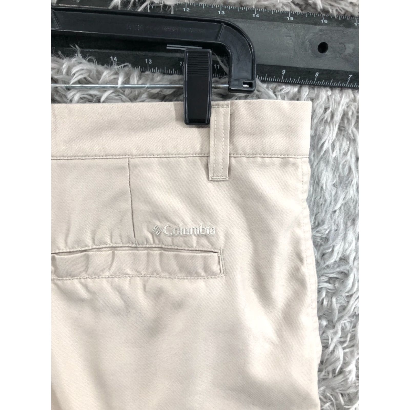 Vintage Columbia Shorts Mens 34 Chino Mid Wash Beige Regular 5-Pocket Denim? Size US 34 / EU 50 - 5 Thumbnail