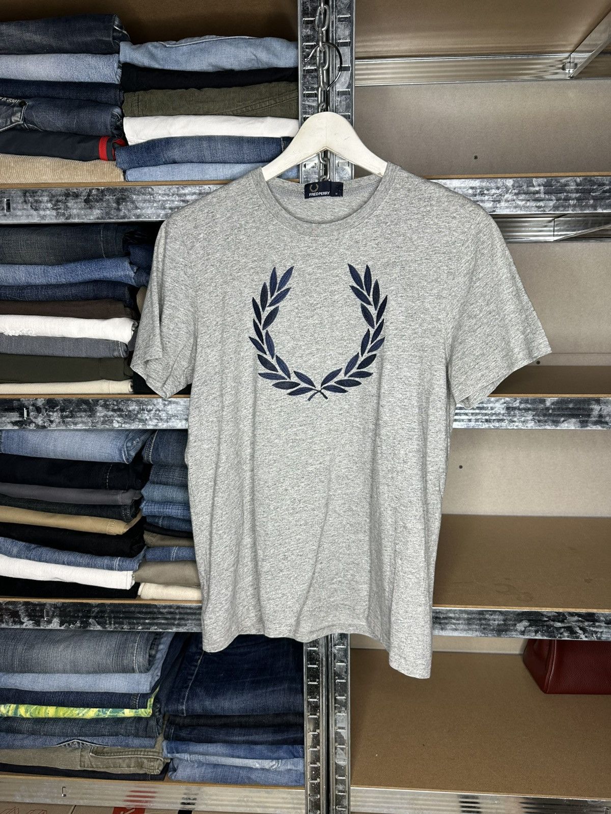 Fred Perry Fred Perry Big Laurel Wreath Logo T Shirt Crew Neck Size M Size US M / EU 48-50 / 2 - 1 Thumbnail