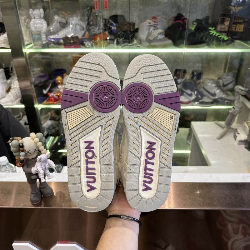 Louis Vuitton Louis Vuitton Stylish Trainer Sneakers in White and Purple Size US 9 / EU 42 - 4 Thumbnail