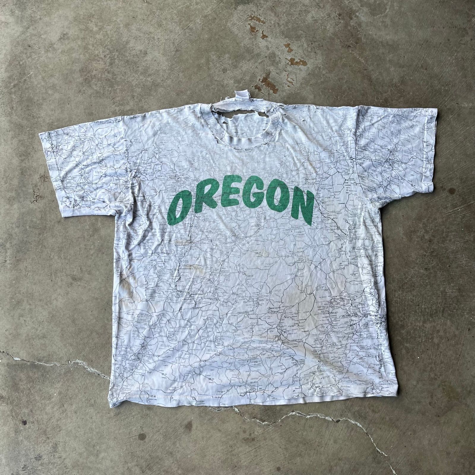 Vintage VINTAGE OREGON MAP AOP SHIRT XL 90S THRASHED Size US XL / EU 56 / 4 - 2 Thumbnail