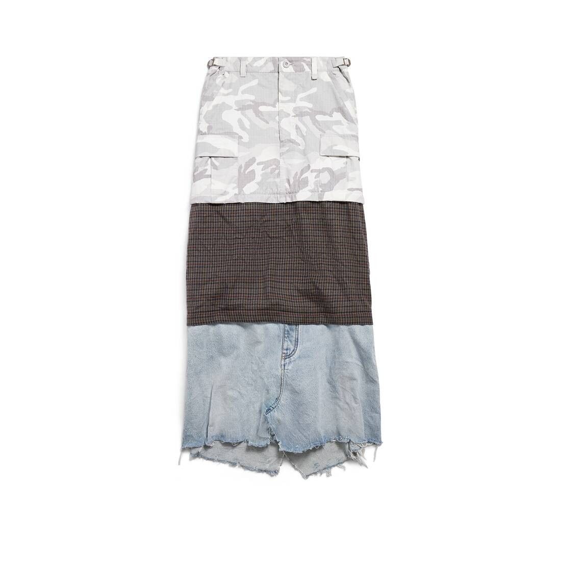 o1w1db10825 Grayscale Camo Maxi Layered Cargo Skirt