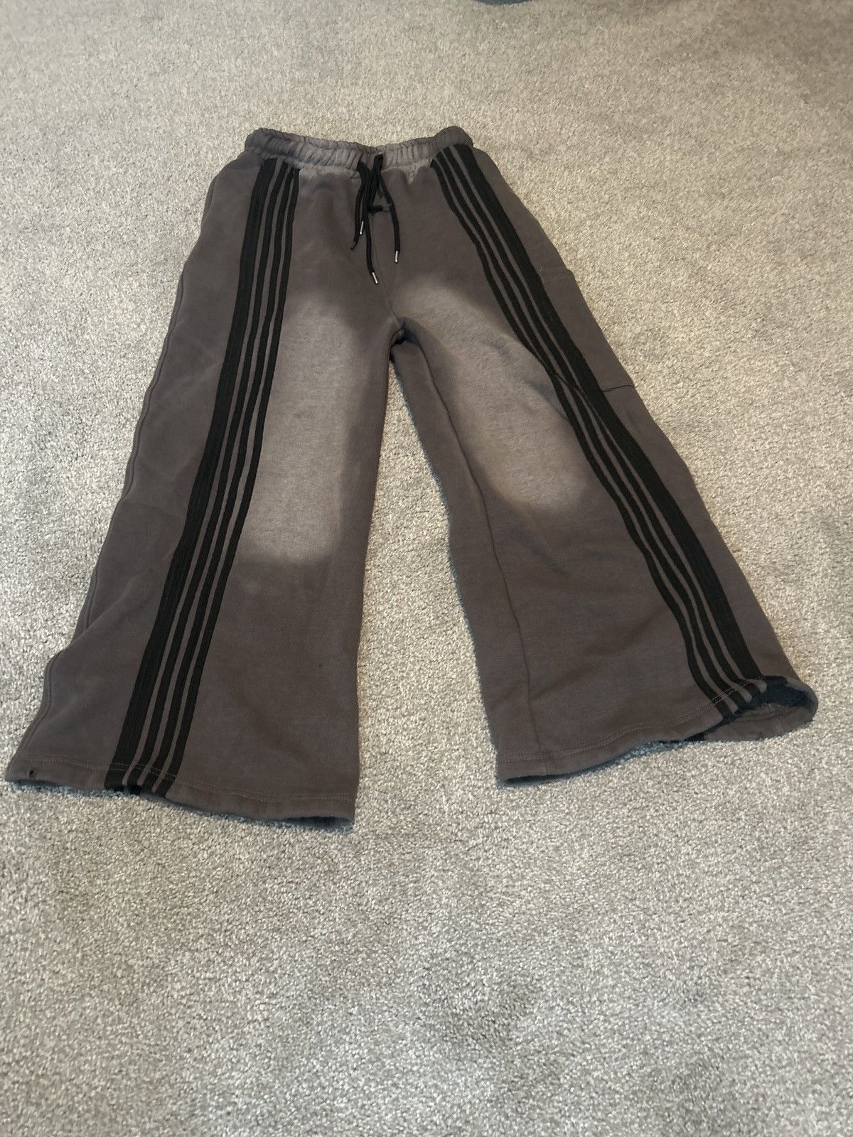 Other Grey and Black Striped Wide Leg Sweatpants Size US 33 - 1 Thumbnail