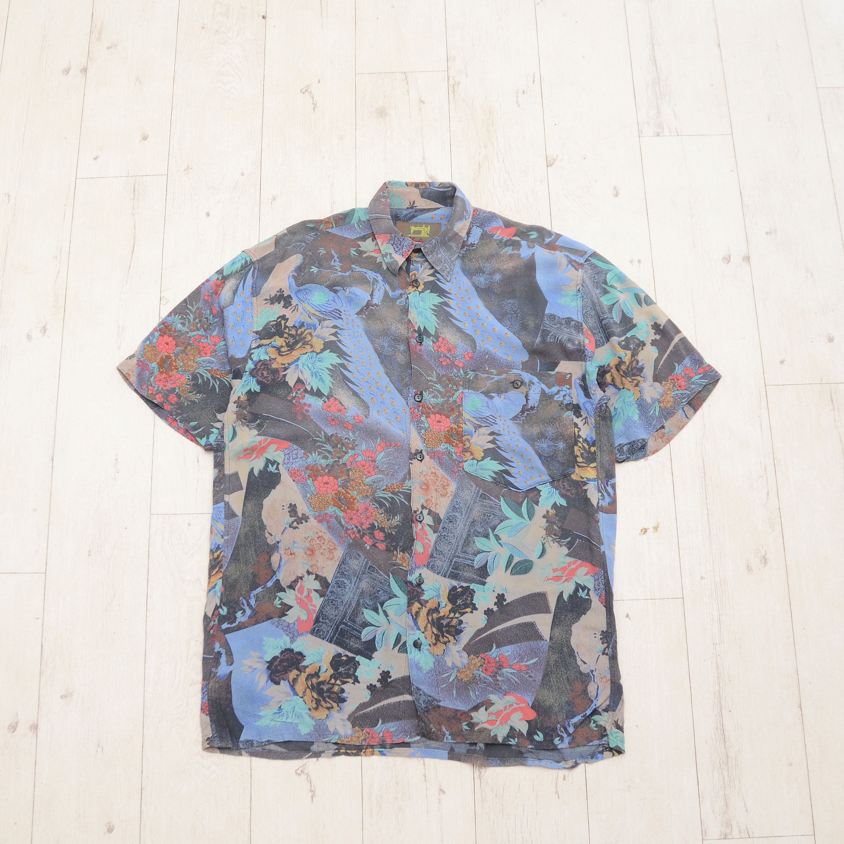 Vintage Vintage Hatico Hawaii Shirt L Viscose Abstract Floral Size US L / EU 52-54 / 3 - 1 Thumbnail