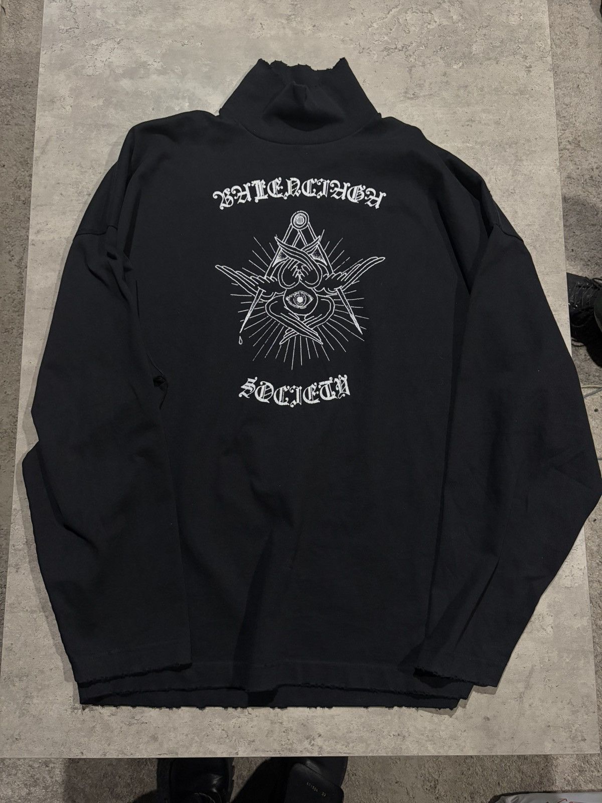 Balenciaga Balenciaga Free your mind hoodie | Grailed