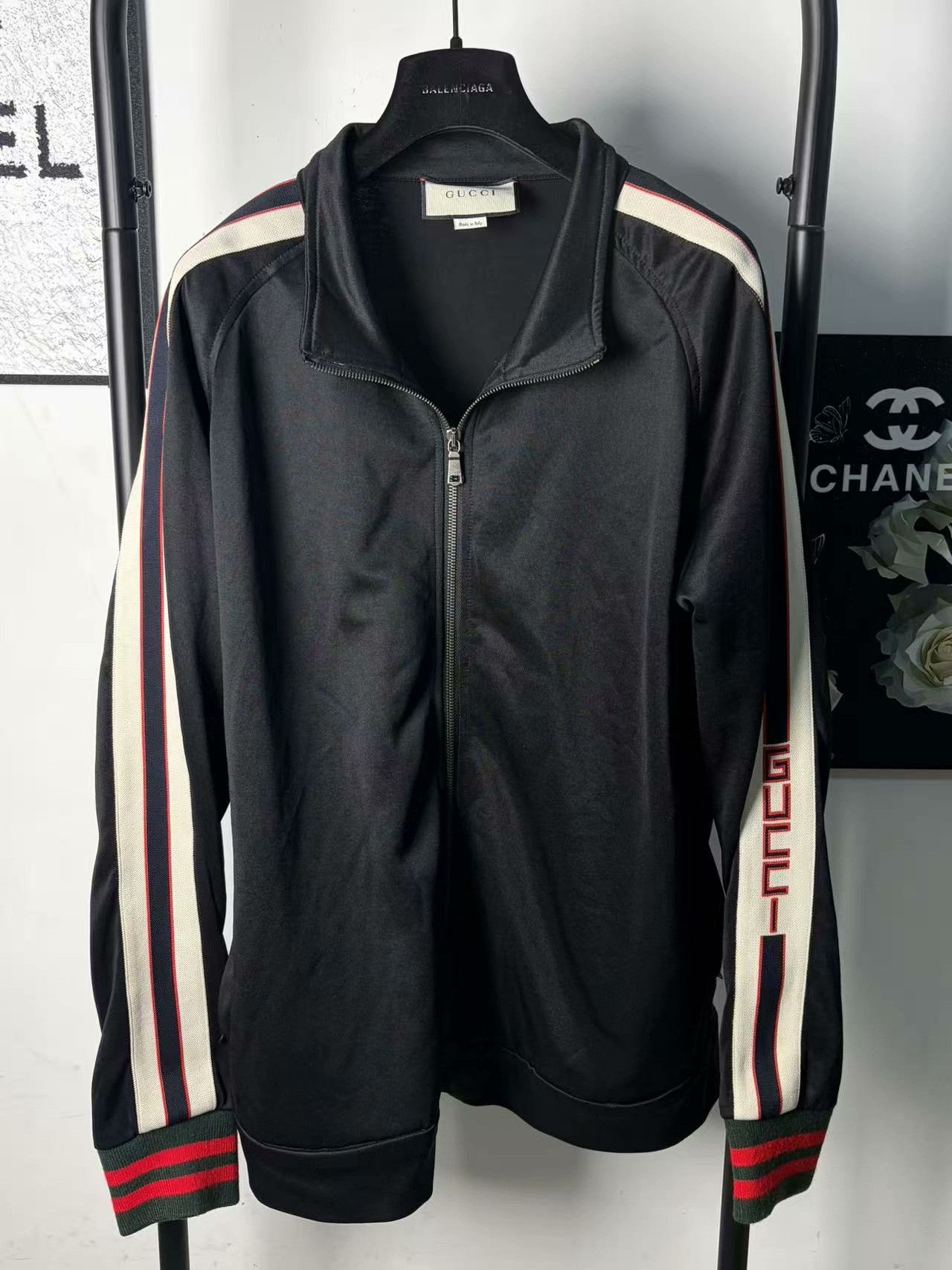 Gucci Gucci White Light Jacket xl Men Size US XL / EU 56 / 4 - 1 Thumbnail