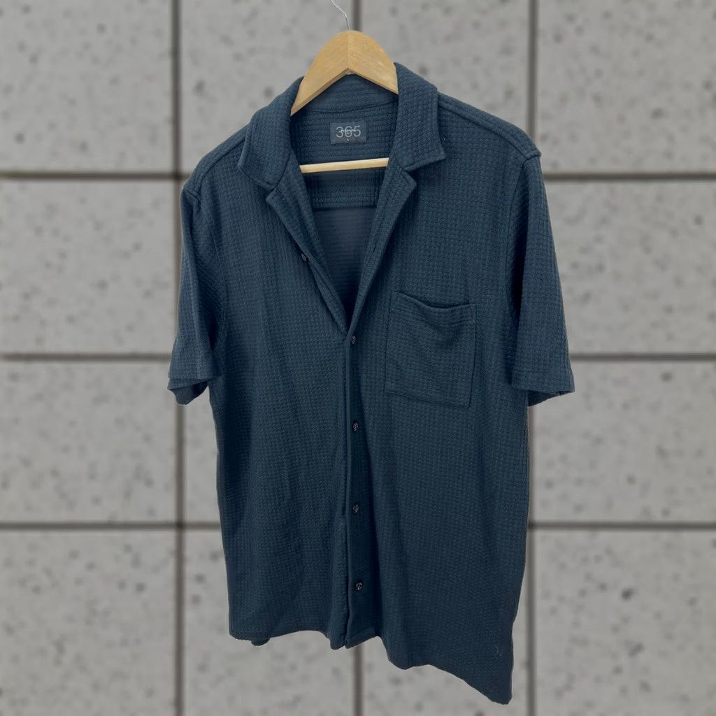 Percival PERCIVAL Shirt Mens Size L Black Short Sleeve Button-Up 90s Vintage Viscose Nylon Textured Pocket All Seasons Summer Spring Size US L / EU 52-54 / 3 - 1 Thumbnail