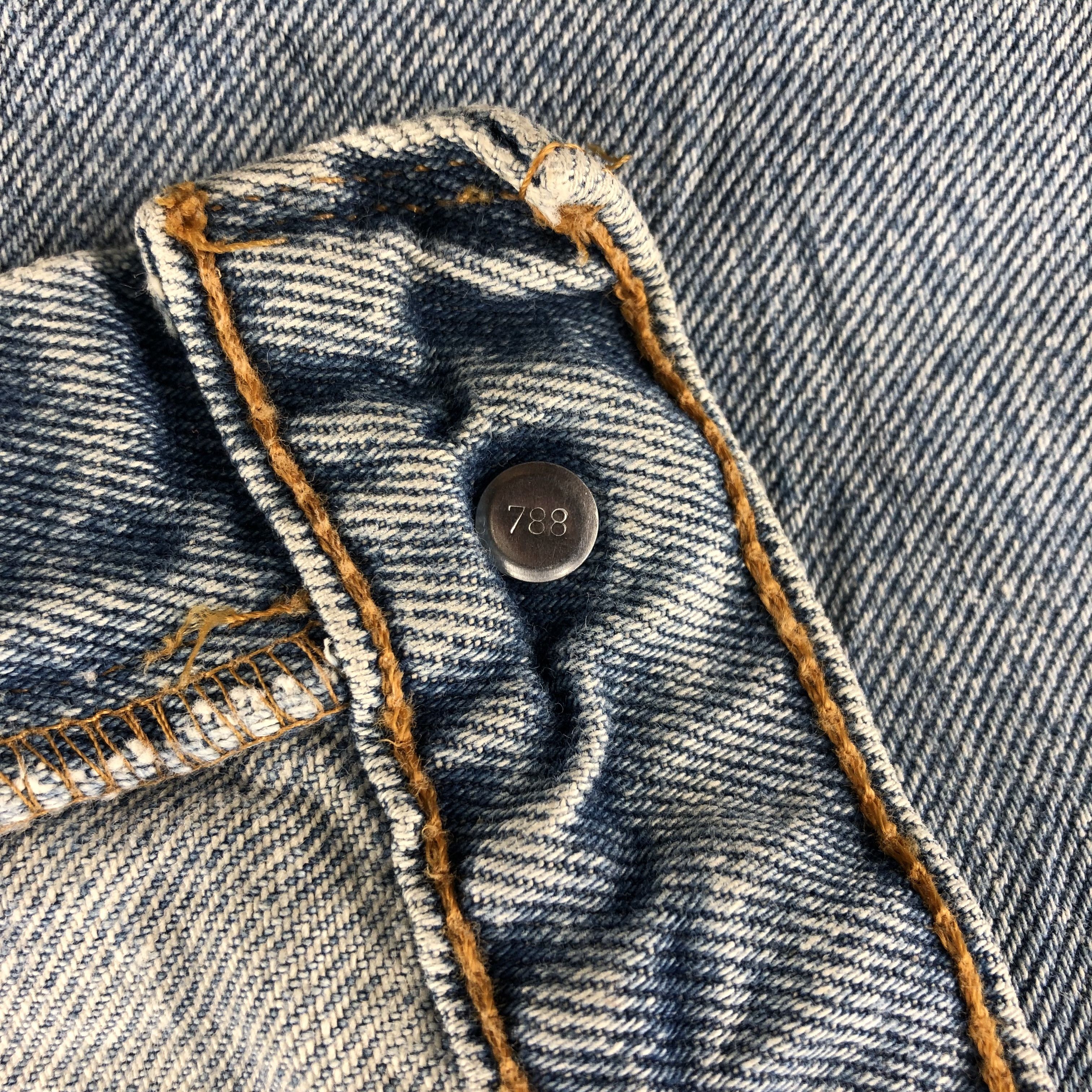 Levi's Light Wash Vintage 90s Levis 560 Jeans-J1169 Size US 39 - 8 Thumbnail