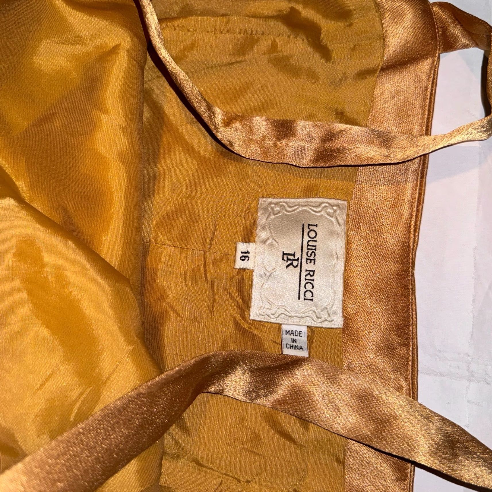 Vintage Louise Ricci Yellow Satin Sleeveless Sequin Tank Shirt 16 Women Regular Casual Strap Wide Strap Zipper Lined Collarless Size XXL / US 16-18 / IT 52-54 - 4 Thumbnail