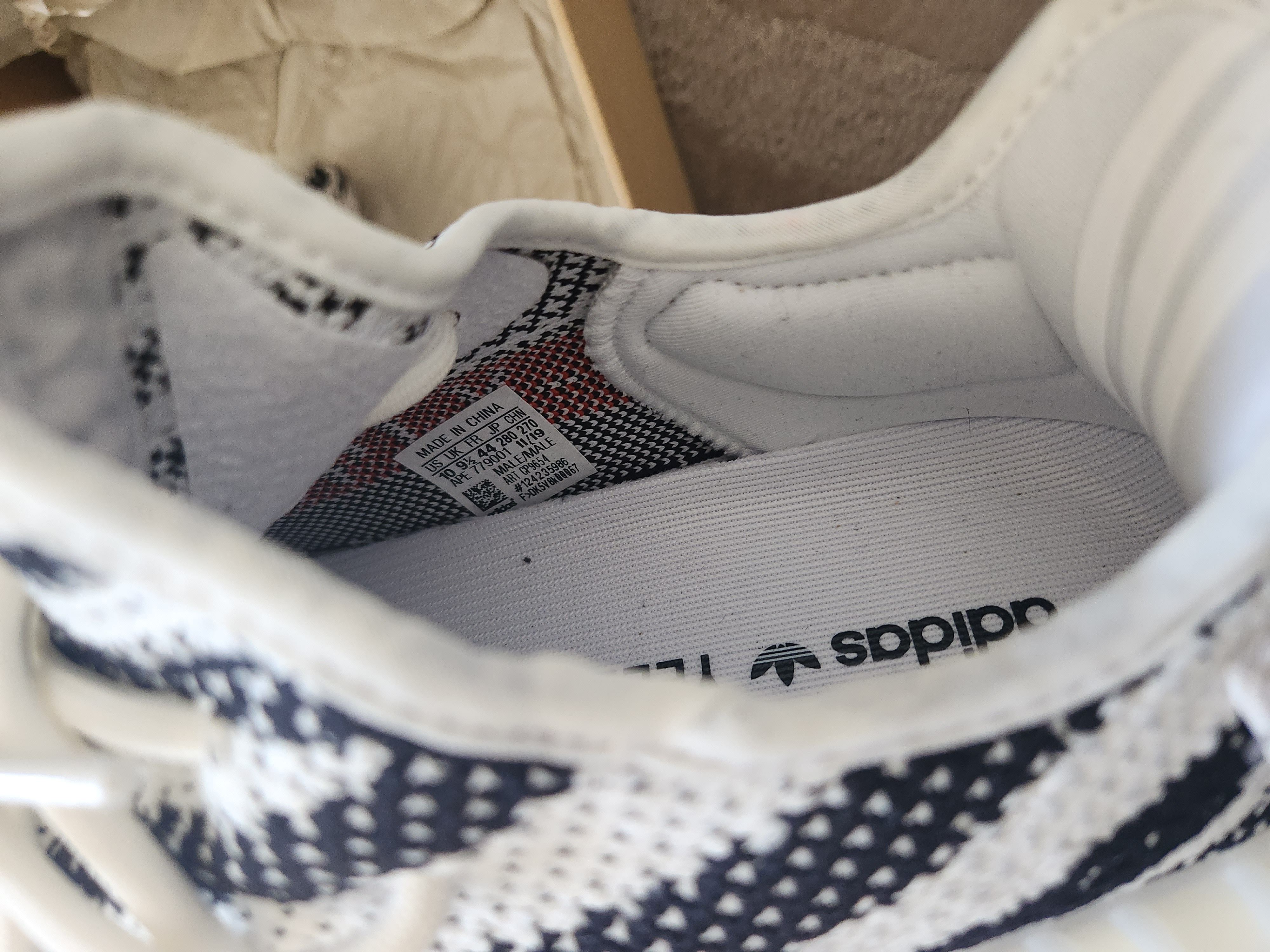 Adidas × Yeezy yeezy boost 350 v2 zebra Size US 10 / EU 43 - 7 Thumbnail